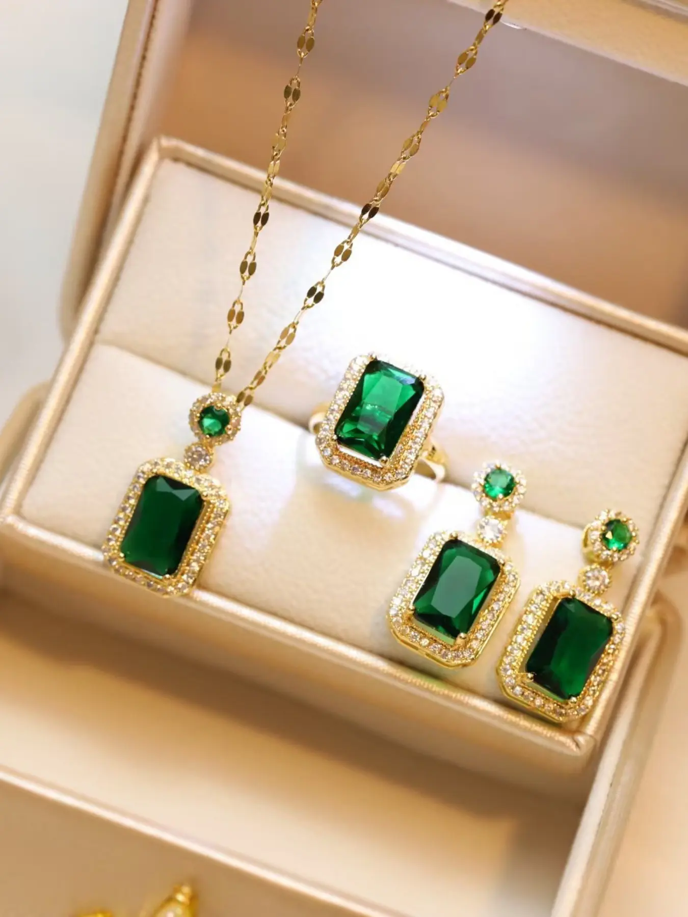 Luxury Rectangle Emerald Crystal Jewelry Set, 3pcs Halo Diamond Pendant Necklace, Earrings, Ring, Elegant Gift for Women