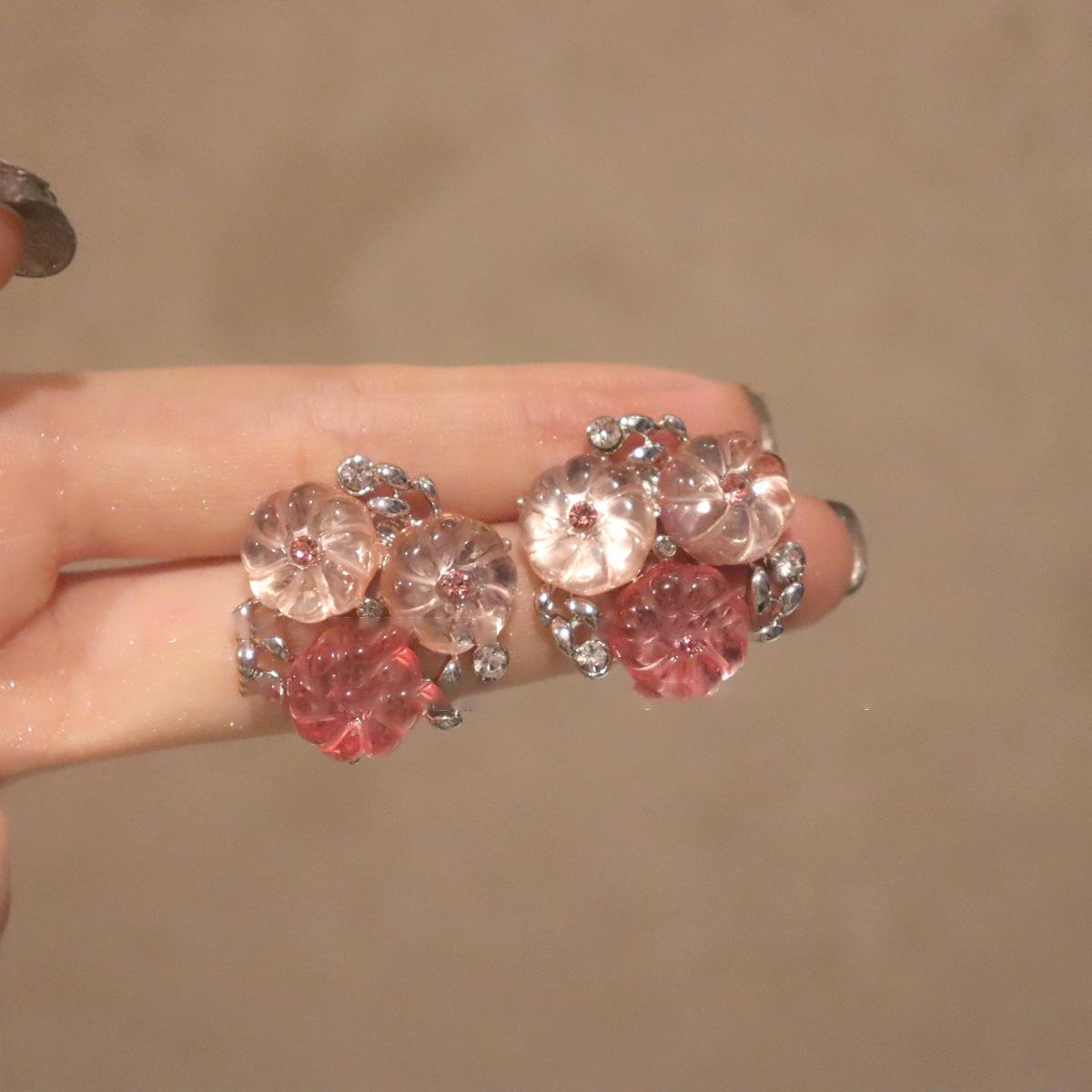 Silver Needle Flower Small Stud Earrings, Niche, Simple, Sweet Design, High-End, Unique and Fashionable Ear Jewelry Wholesale for Women