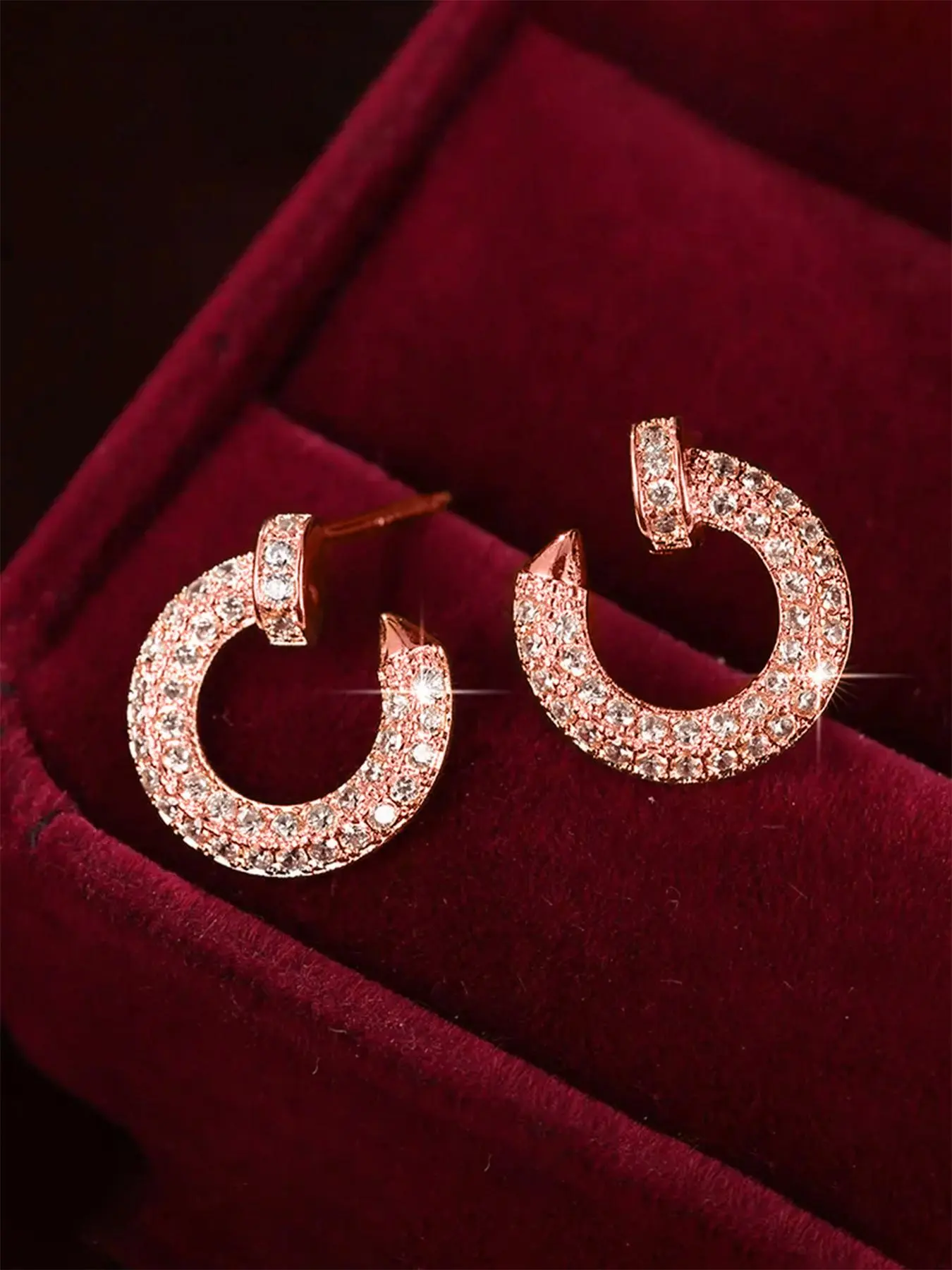1 Pair Elegant Cubic Zirconia Stud Earrings For Women For Wedding Engagement Anniversary Party Jewelry Valentine's Day Gift