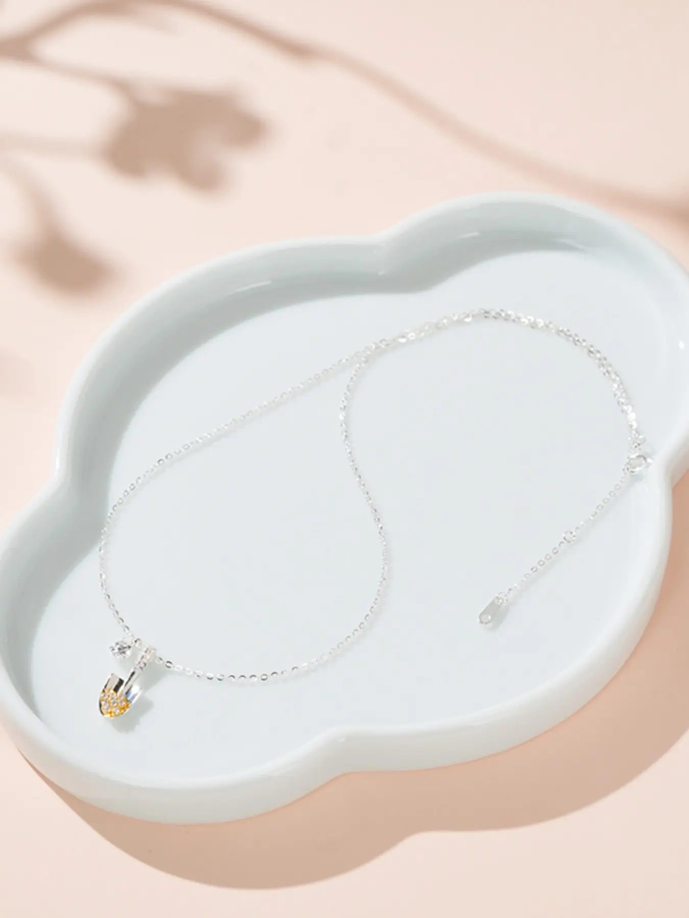 Unique Copper Alloy Spoon Necklace, Durable and Rigid, Fine Polished Surface, Anti-Oxidative, Resistant to Blackening and Fading