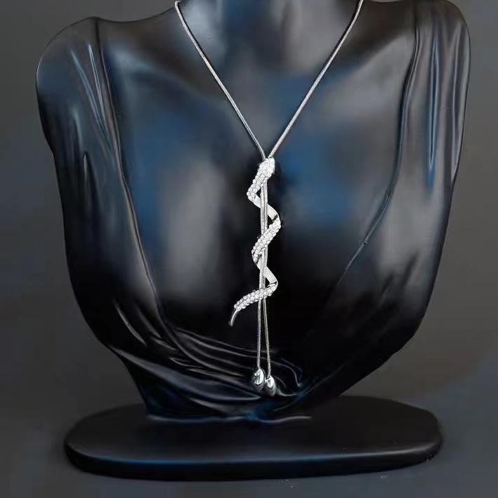 High-End, Non-Fading, Sweater Chain, Versatile Fashion Necklace For Women, Niche Design With A Sense Of Sophistication Pendant