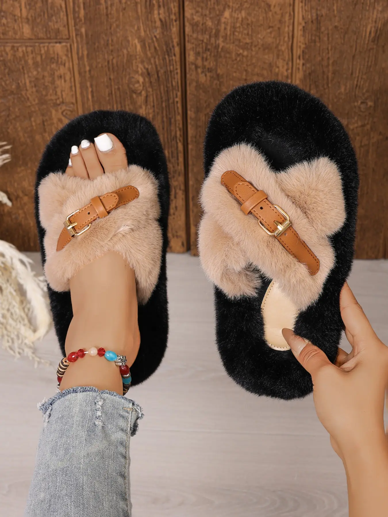 Winter Colorblock Fuzzy Sandals for Women, Buckle Decor Thick Sole, Plush Patchwork Home Slippers, Outdoor Wear Anti-Slip Soft Bottom