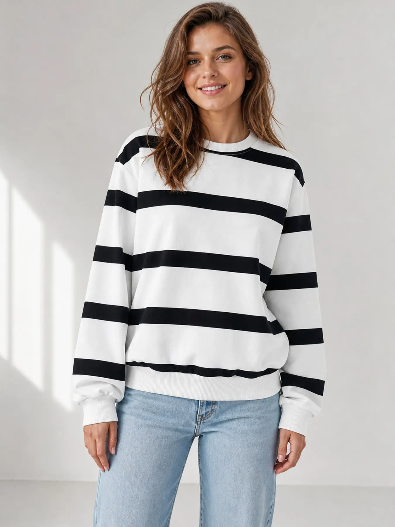 Classic Striped Round Neck Sweatshirt for Women, Loose Fit Long Sleeve Pullover, Casual Daily Wear, Warm and Comfortable