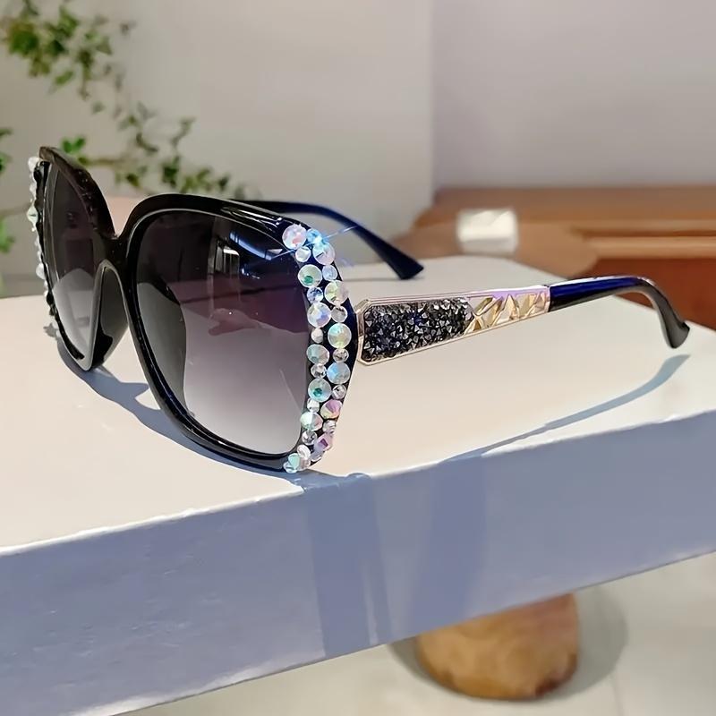 Diamond Studded Polarized Sunglasses - Women's Gradient Stylish Eyewear for Street Photography SpringStatements