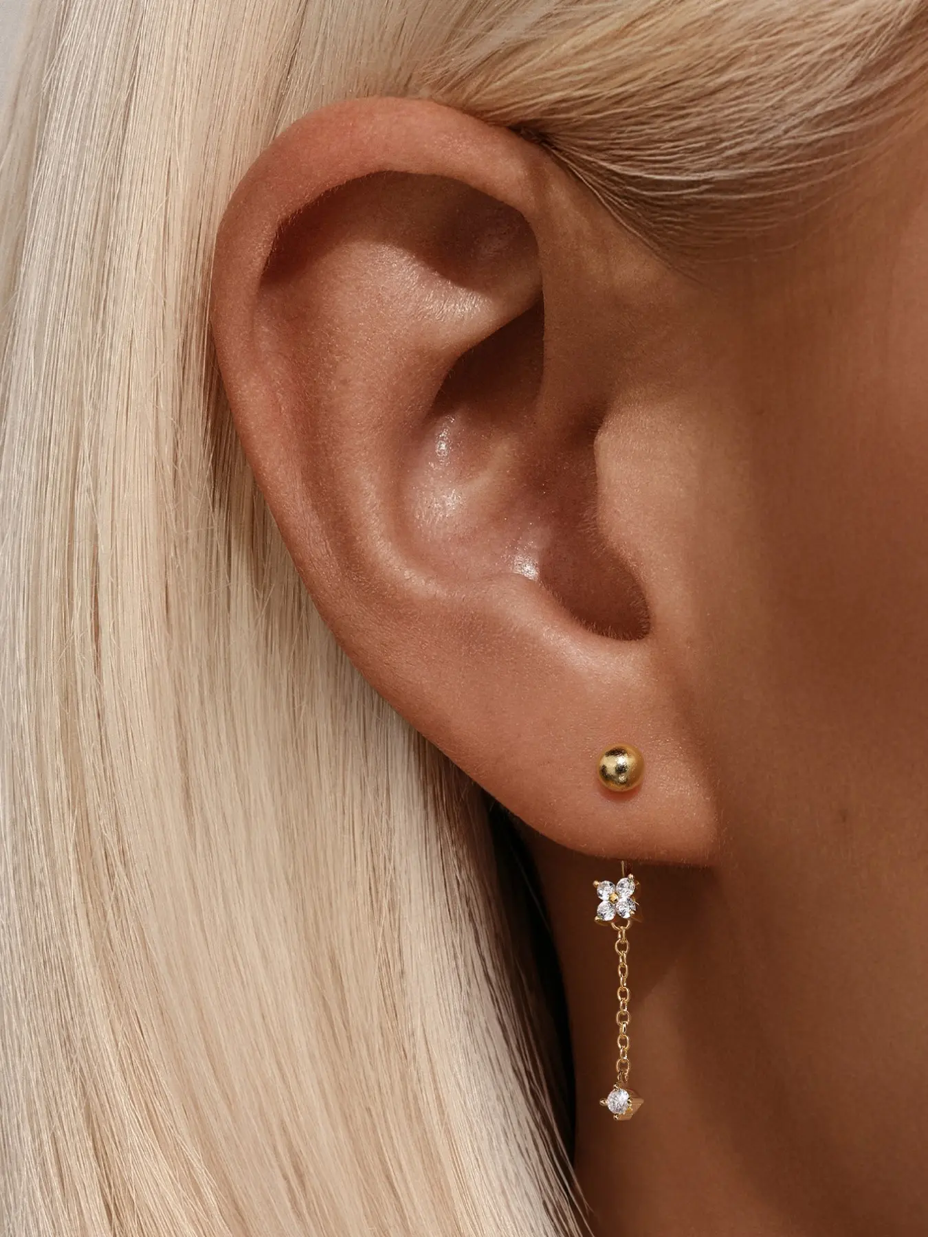 1pc Lucky Four Leaf Clover Hoop Earrings Cartilage for Women 925 Sterling Silver Chain Tassel Dangle Drop Earring Helix Piercing Tiny Ball Front Back Studs Cute Hypoallergenic Huggie Jewelry Gifts 20G