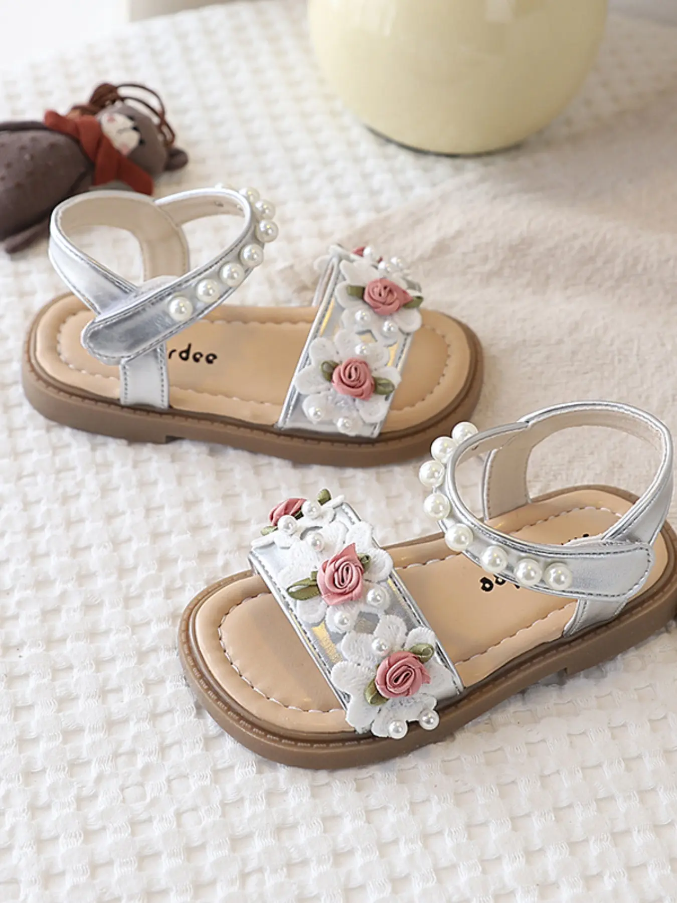 Girls' Floral PU Leather Open-Toe Princess Sandals, Non-Slip Soft Sole, Summer Beach Party Footwear, Versatile Fashion Shoes for Kids