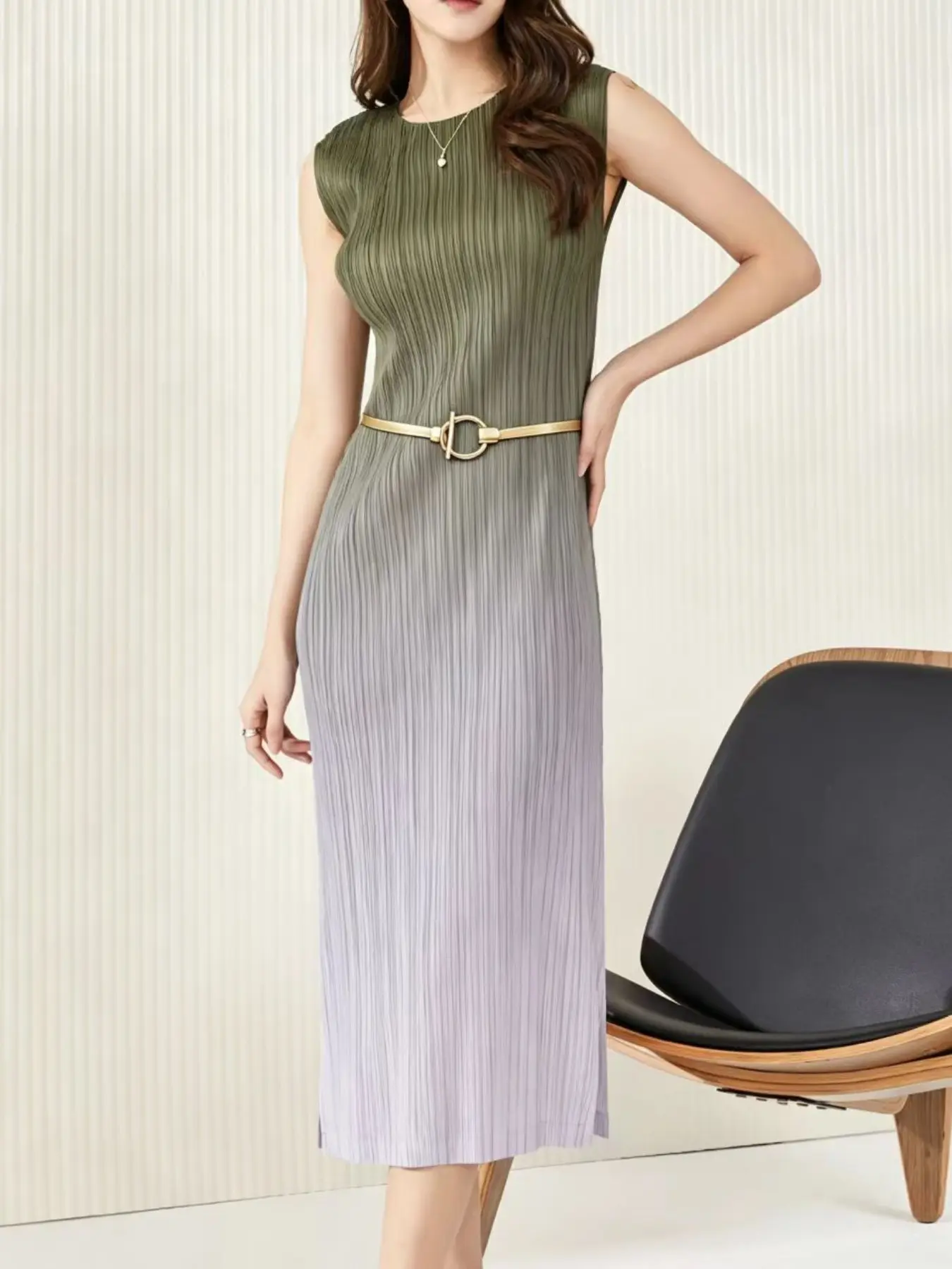 Women Minimal Thin Gold Skinny Waist Belt, Zinc Alloy Oval OT Toggle Buckle, Iron Slim Metal Strap Adjustable Waist Cincher, Dainty Slim Dress Waistband, Simple Minimalist Metal Belt for Dresses Shirts Daily Casual Formal Outfits Ladies Fashion Accessory