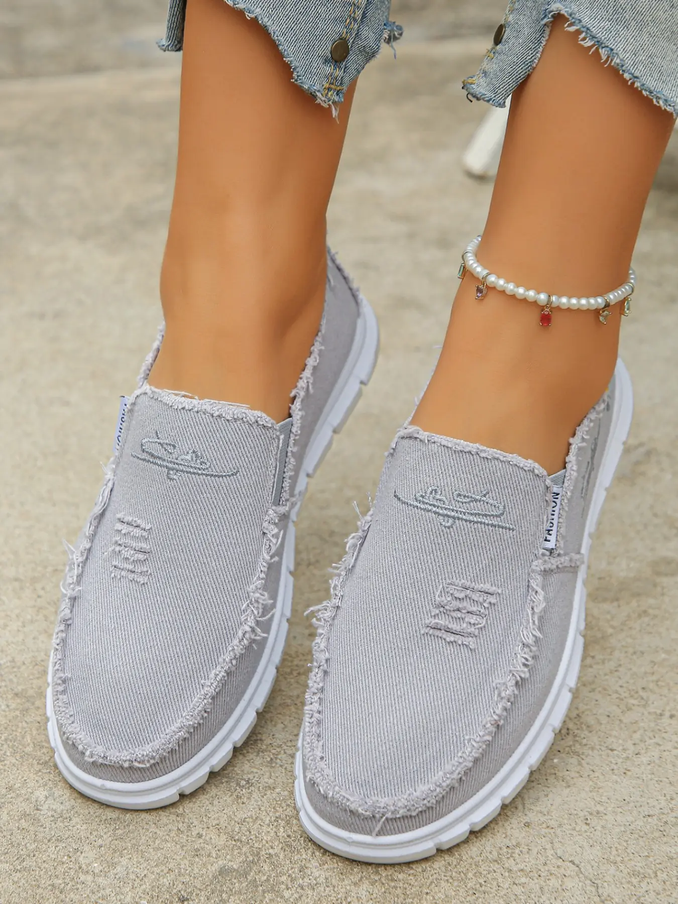 Women's Casual Embroidered Patchwork Flat Sneakers, Round Toe Low Top Textile Shoes, All-Season Comfortable Rubber Slip Ons Sole Footwear