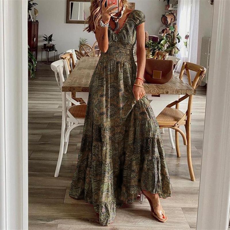 2022 New Model: Vintage-style long dress with a cinched waist and floral print, large hemline dress