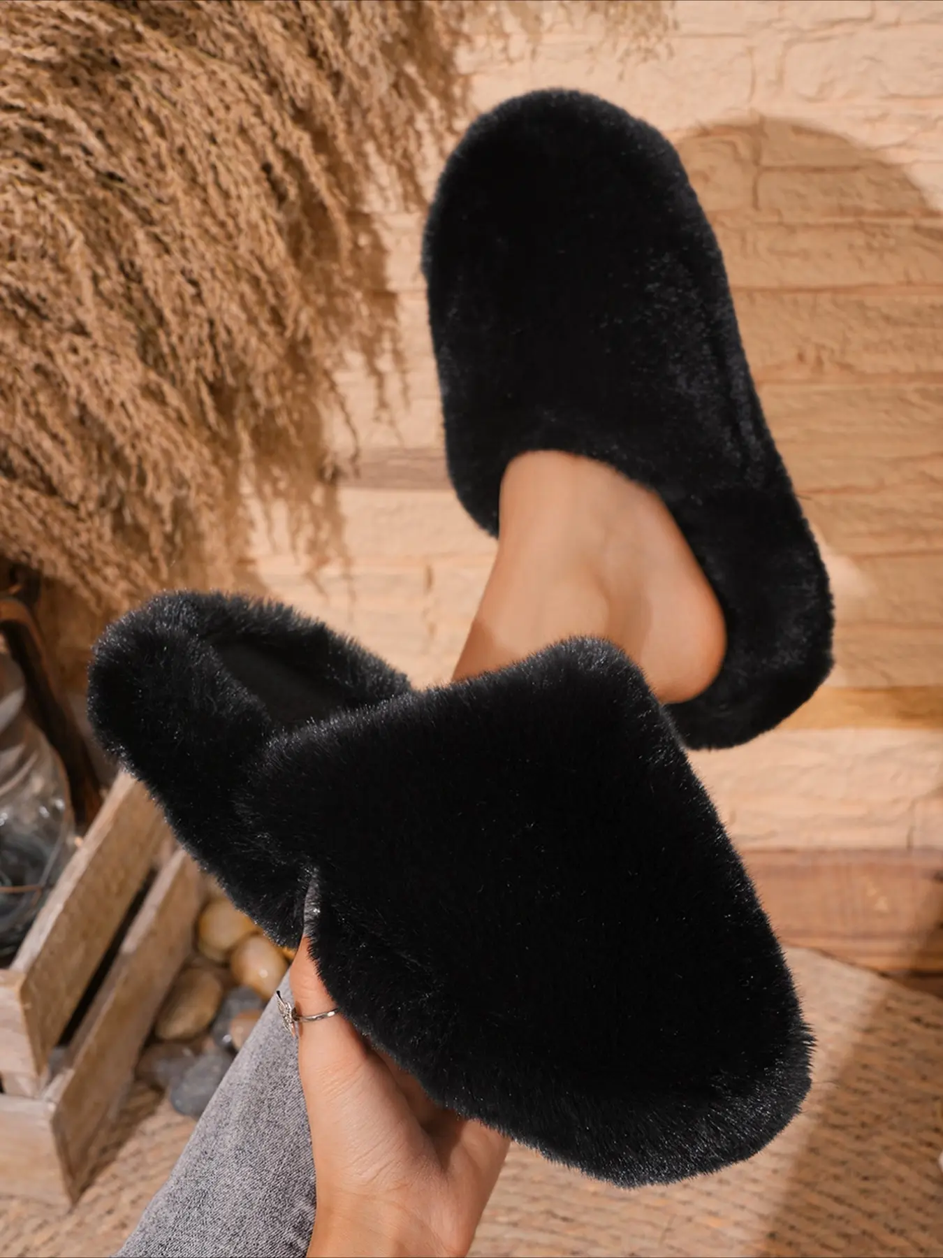 1 Pair Women's Fuzzy Closed Toe House Cotton Slippers, Lazy Ins Style Plush Lined Warm Soft Sole Slides, Non-Slip Silent Casual Indoor Slippers