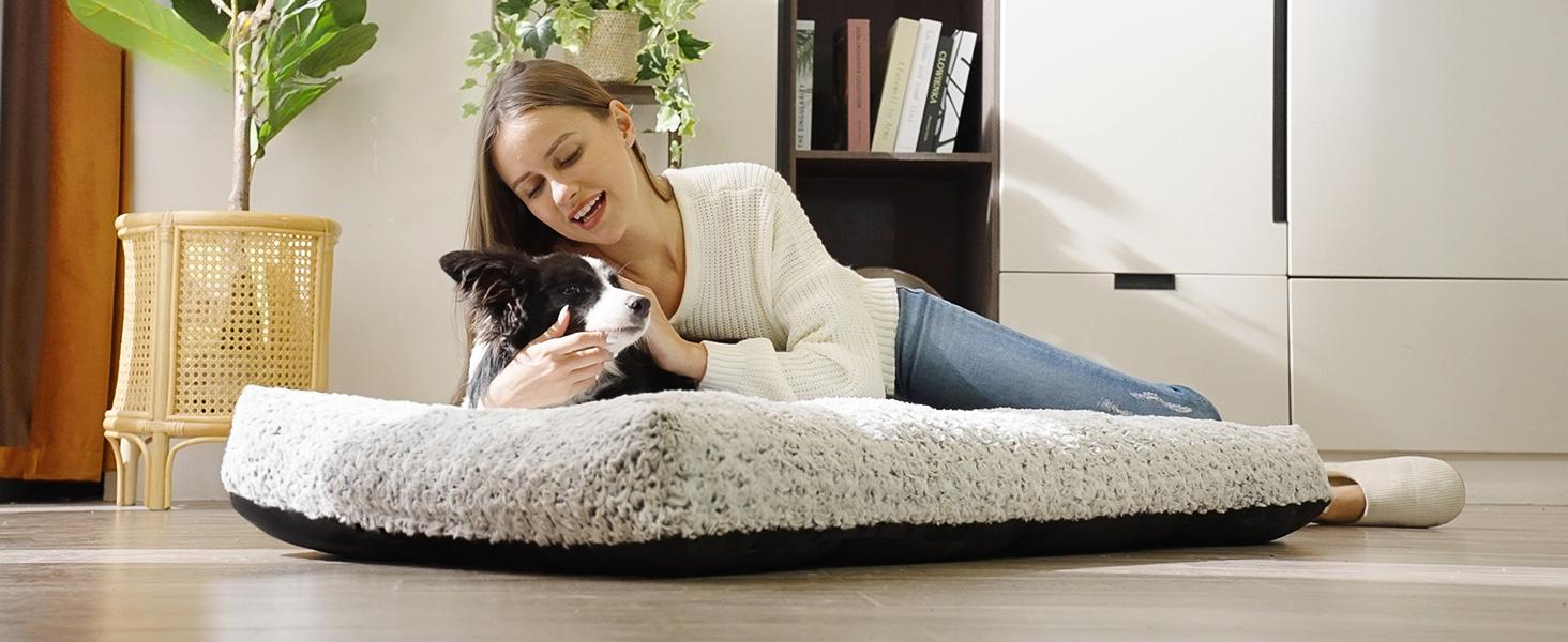 Washable Dog Bed Deluxe Plush Dog Crate Beds Comfy Kennel Pad Anti-Slip Pet Sleeping Mat for Large, Jumbo, Medium, Small Dogs Breeds, 44" x 30", Gray
