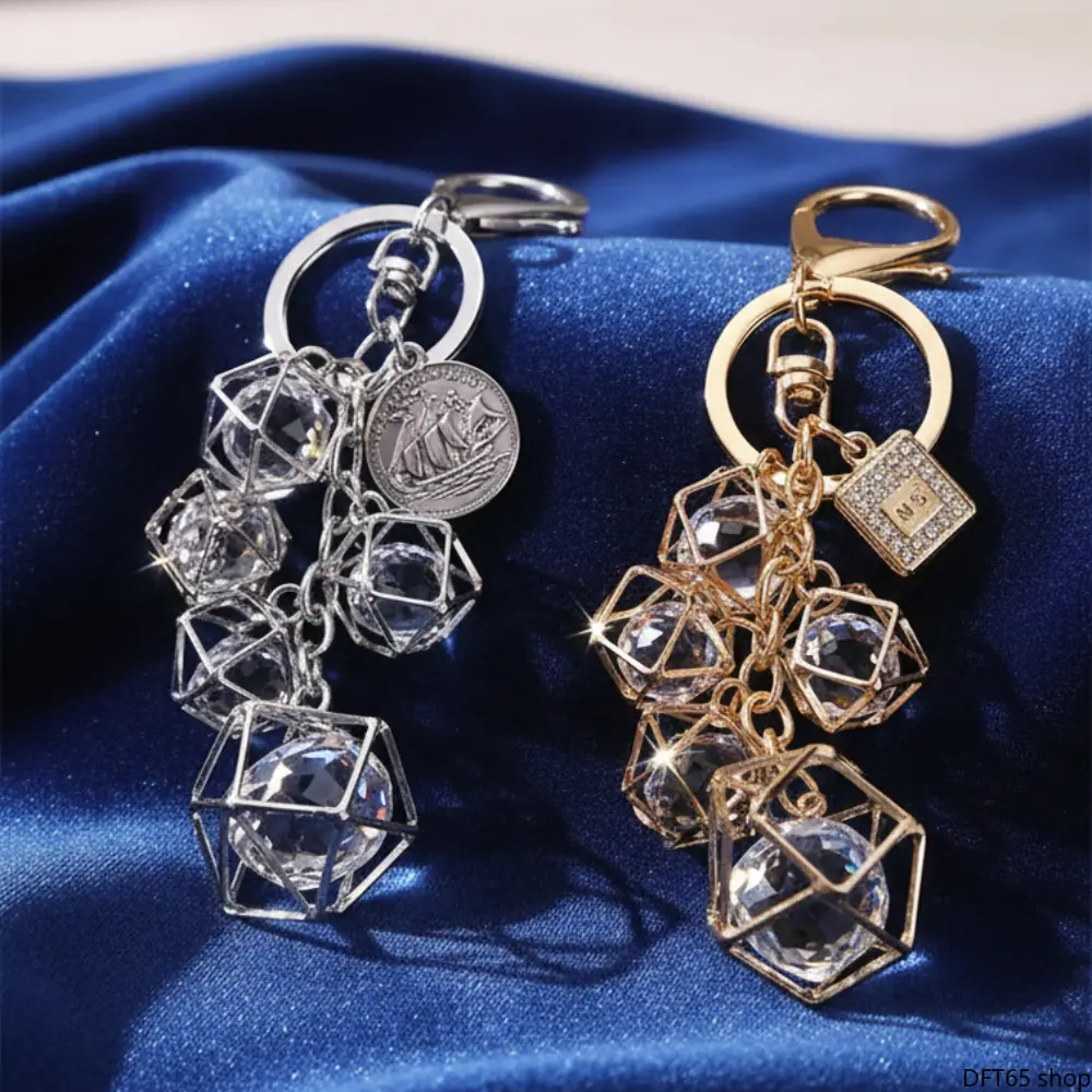 Rhinestone Decorated Rhombus Water Column Shaped Pendant Keychain, Portable Bag Charm Accessory For Women, Suitable For Daily Matching And Gifting On Various Occasions