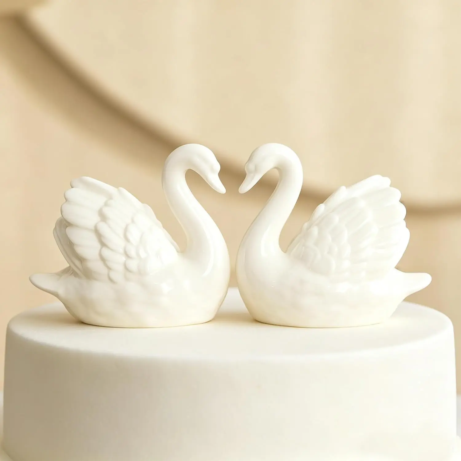 2PCS White Smooth Ceramic Swan Figurine Couple Set - Decor Gift Ornaments, Elegant Wedding Cake Toppers, Modern Minimalist Home Office Display Knick Knacks