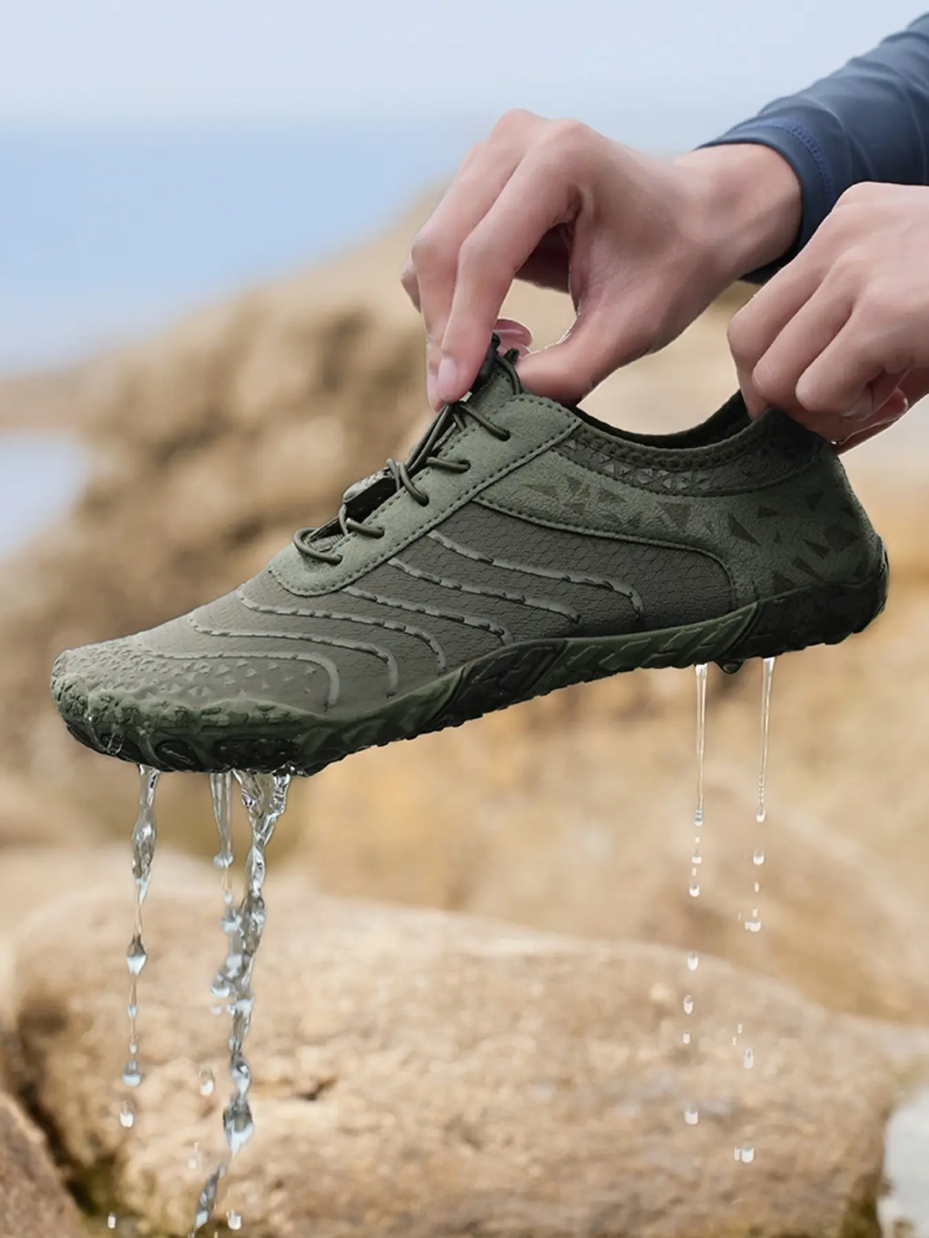 New Unisex Sporty Water Shoes, Quick-Dry Barefoot Sports Shoes, Ideal for Rivers Beach Pool Hiking Surfing Kayaking Camping, Comfortable Lightweight Design