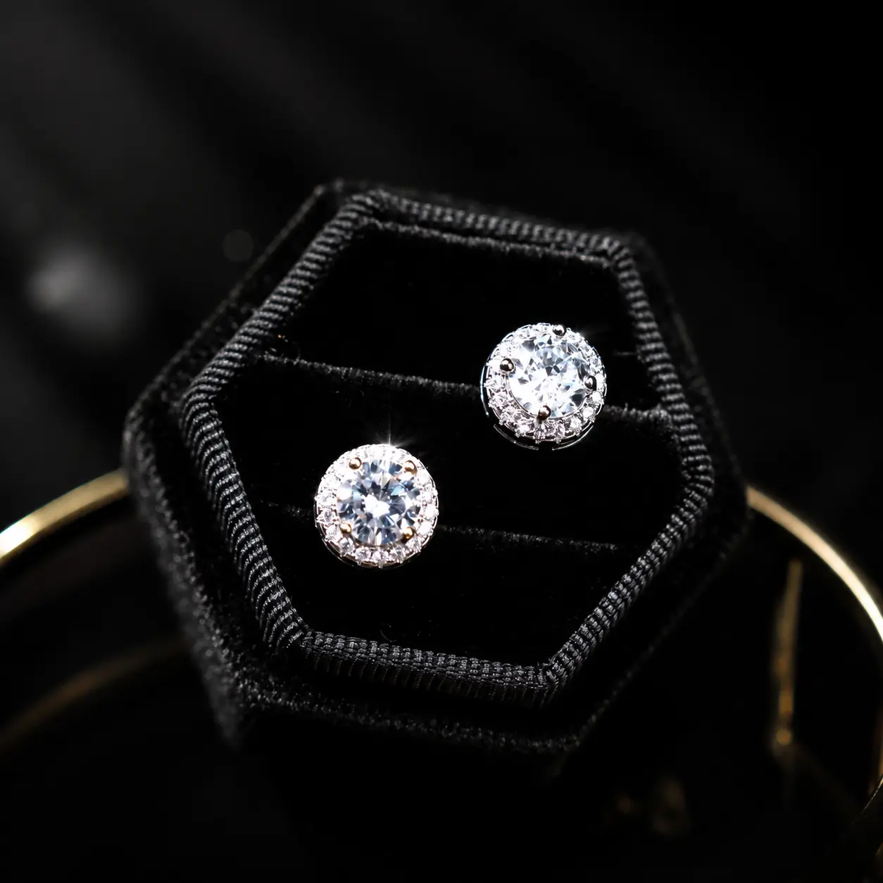 【2026 TREND ALERT】S925 Silver Soft-Needle Studs | 2026 New Arrivals | Zircon Studs/Moissanite Style | Men’s Jewelry w/ Authenticity Certificate