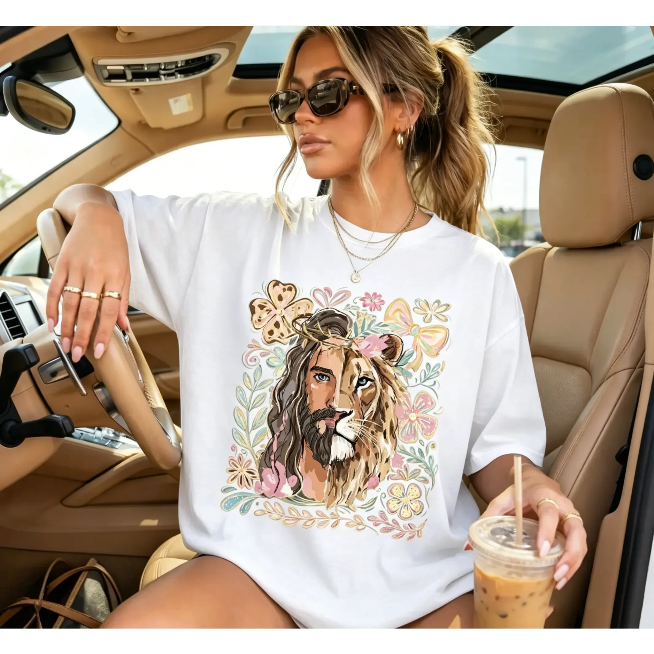 Women's Lion of Judah Graphic T-shirt - Oversized Religious Streetwear Top, Soft Loose Fit Crew Neck Tee