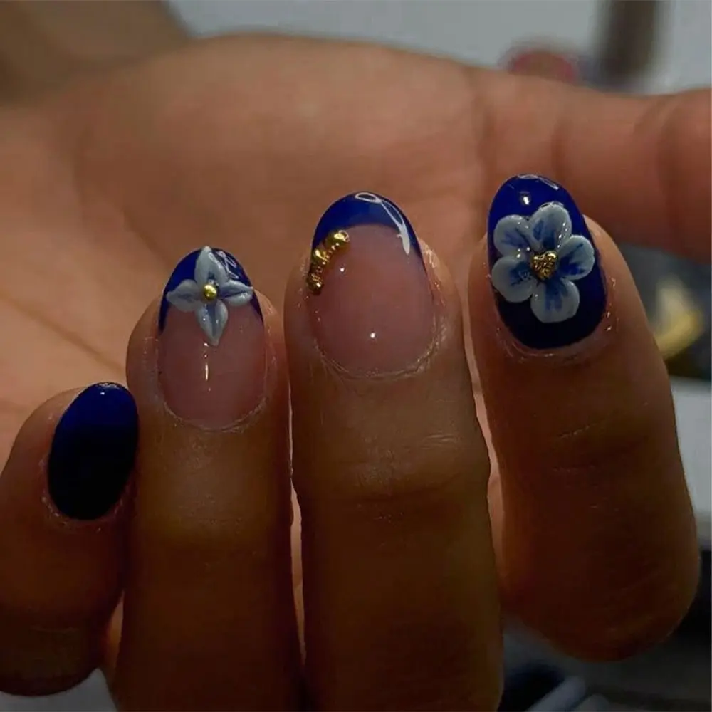 24pcs Short Oval Nails, Nude Jelly Base, Deep Blue French Edge, 3D Floral Design, Gold Beads, Daily Wear, Party Nails, Nail Art Products, Glue On Nails