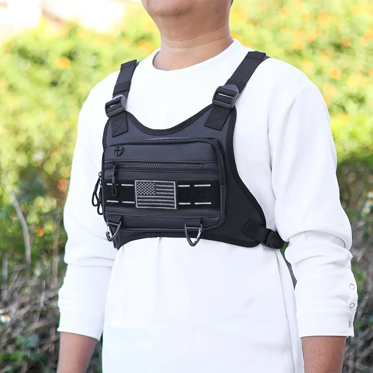 Unisex Tactical Chest Bag Running Vest Lightweight Sports Outdoor Equipment with Adjustable Strap Multi-Pocket Black