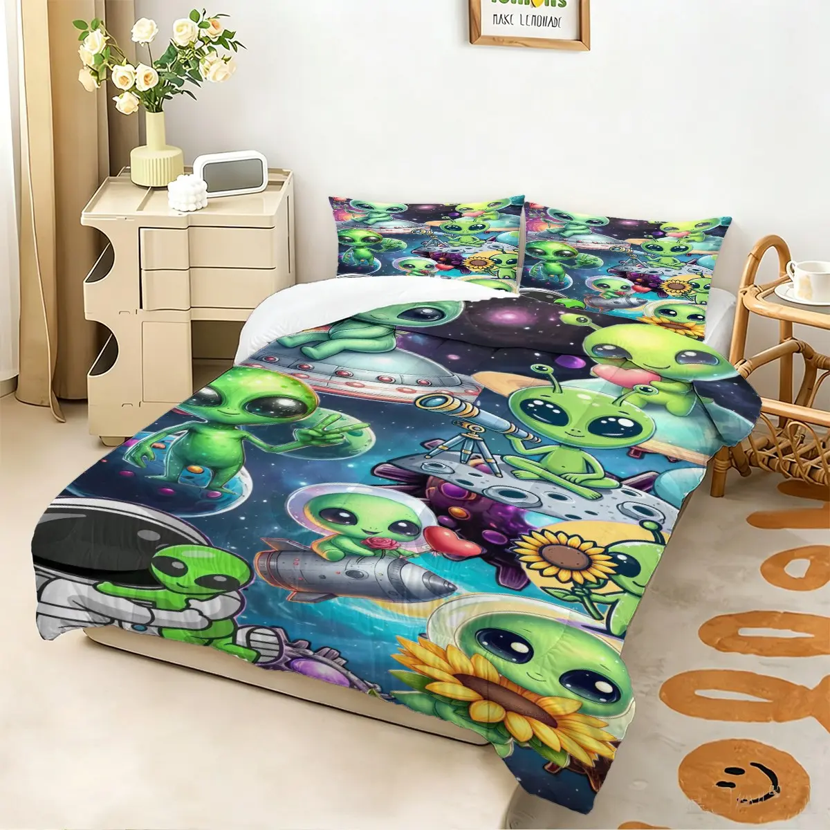 2/3PcsCute Alien Space Down Quilt Set, Galaxy themed Digital Printed Bedding, Soft and Breathable Quilted Quilt with 1 or 2 Pillowcases without Pillow Core,  for Children, Teenagers and Science Fiction Enthusiasts Bedroom Decoration, Machine Washable