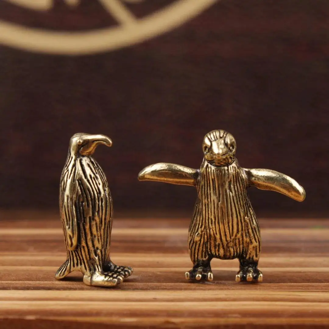 Small Funny Brass Standing Little Penguin Statue, Desk Decor Desktop Trinkets, Creative Marine Animal Craft Collection for Children, Home & Party Supplies Gift, Cute