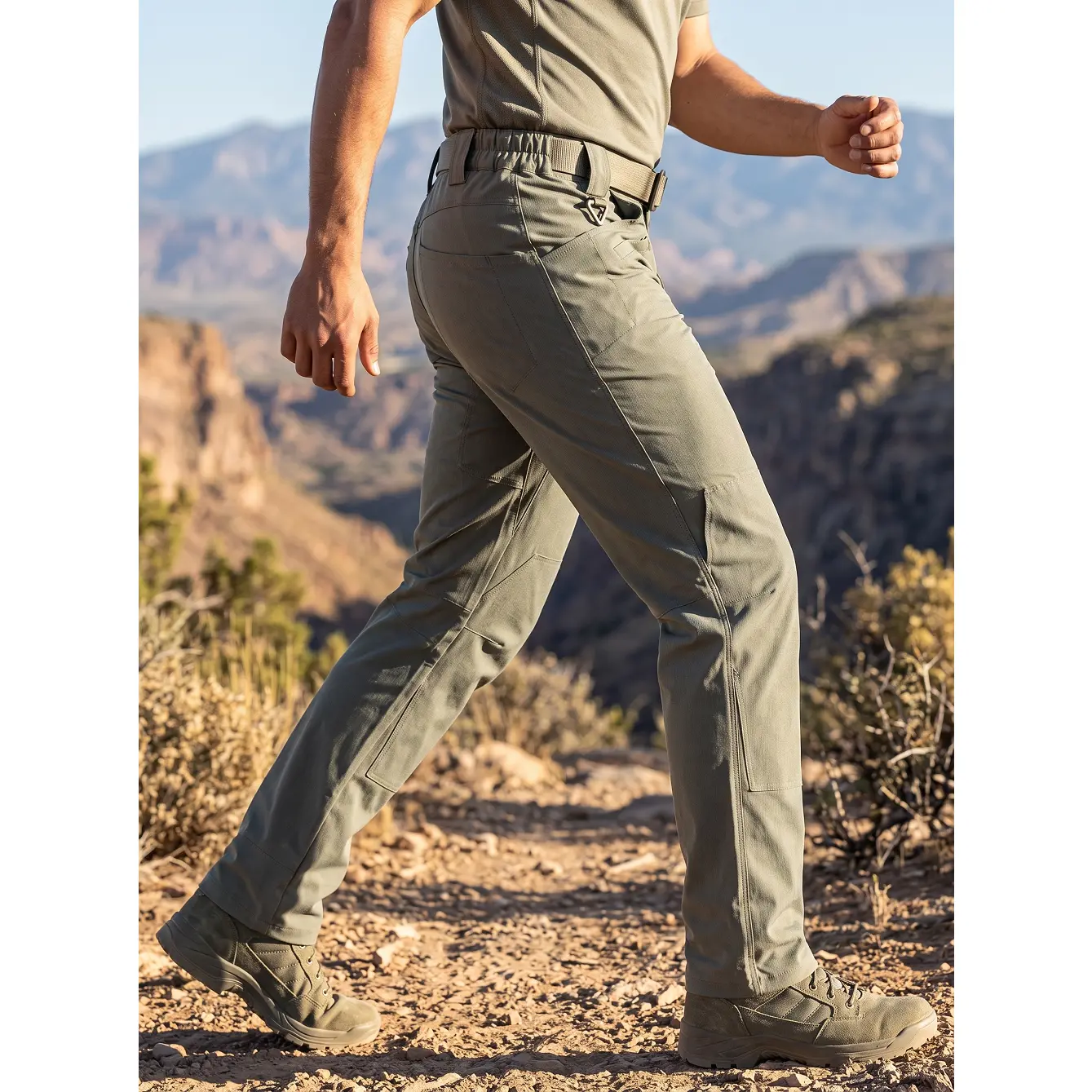 Men’s rip-resistant plaid hard-shell cargo pants—comfortable, wear-resistant tactical long pants that are breathable and scratch-resistant—suitable for work, outdoor activities, and casual wear; a great gift for boyfriend or husband.