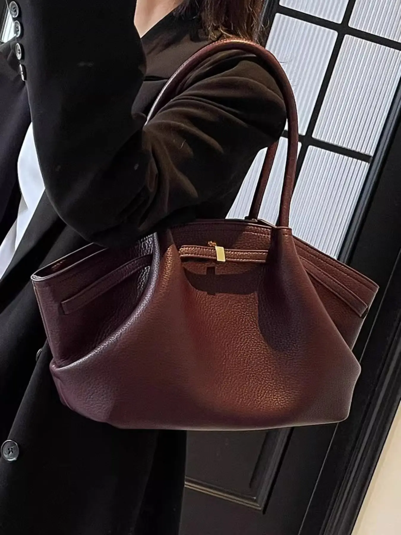 Vintage Pleated Handbag, 2026 New High-End Texture Tote Bag, Fashion Commute Shoulder Crossbody Bag, Large Capacity Japanese Commute Bag, Elegant Simple Dumpling Bag