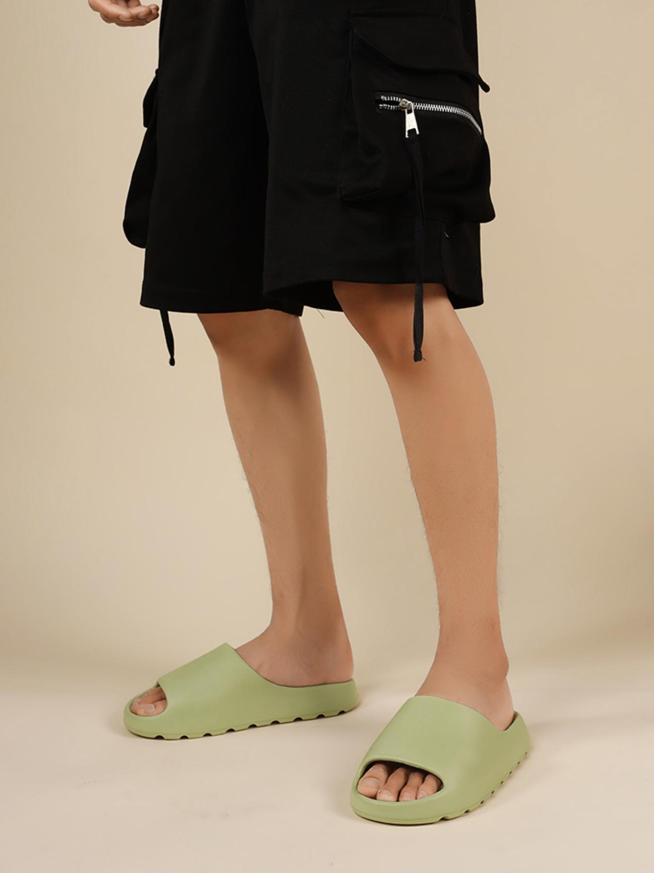 Unisex Non-Slip Bathroom Slippers, Lightweight Non Slip, Soft Cloud-Like Shoes for Men & Women, Comfortable Indoor Footwear for Home Use