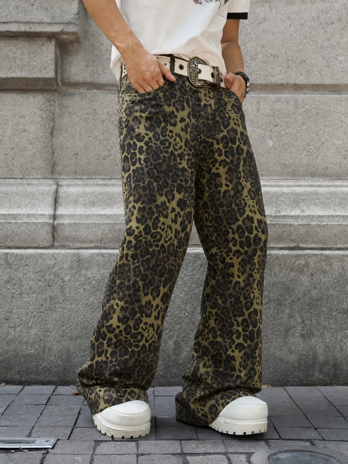 Men's Vintage Leopard Print Jeans, Loose-Fit Mid-Waist Casual Pants, Zipper Fly, All-Season Streetwear, Plain Surface Denim