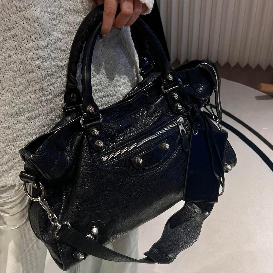 New Arrival Rivet Pillow Bag - Ins Motorcycle Style, High-End Large Capacity, Shoulder/Crossbody/Handheld for Trendy Cool Girls