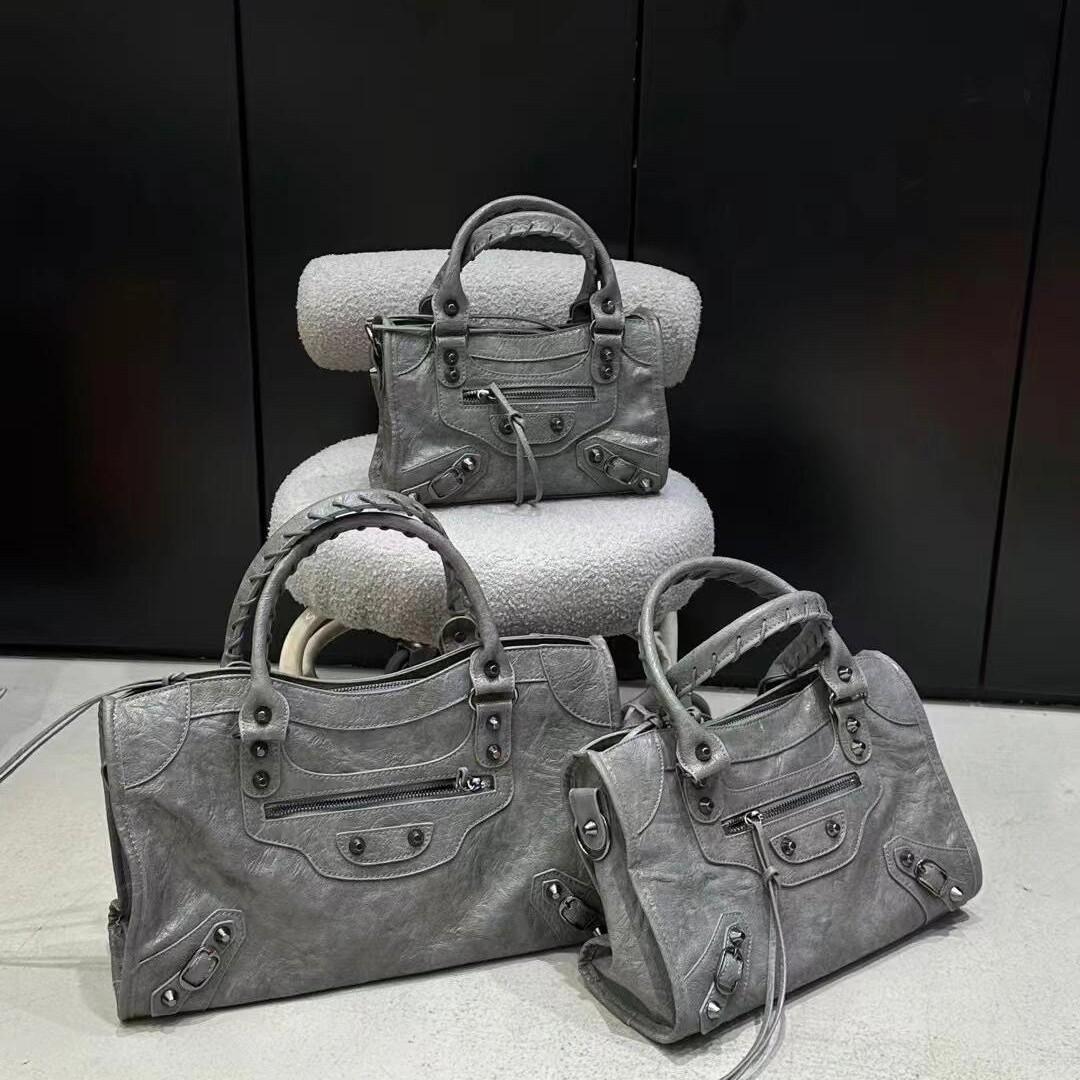 New Arrival Rivet Pillow Bag - Ins Motorcycle Style, High-End Large Capacity, Shoulder/Crossbody/Handheld for Trendy Cool Girls