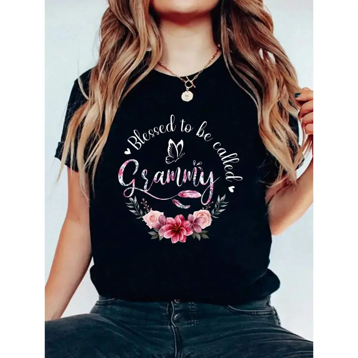 To Be Called Grammy Women Floral Decor Grandma T-Shirt Print  T-Shirt For Summer, Women's Soft Short Sleeve Top, Stylish Comfy Tee For Women Graphic Tees