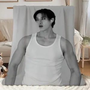 Bangchan'S Black And White Vest Poster Fleece Blanket - The Fleece Blanket Is Soft And Warm, Suitable for All Seasons - All-Season, Multifunctional Comfort, a Perfect Gift for Friends And Family, Ideal for Both Indoor And Outdoor Use
