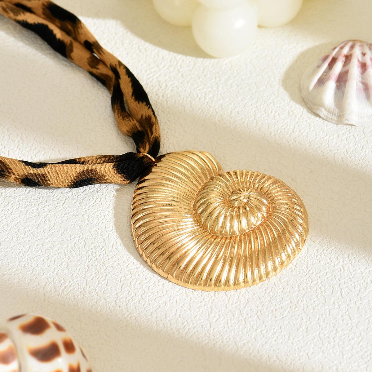 Wholesale cross necklaces for European and American cross-border markets, leopard print, flower, heart pendants, summer ocean shell and starfish collarbone chains