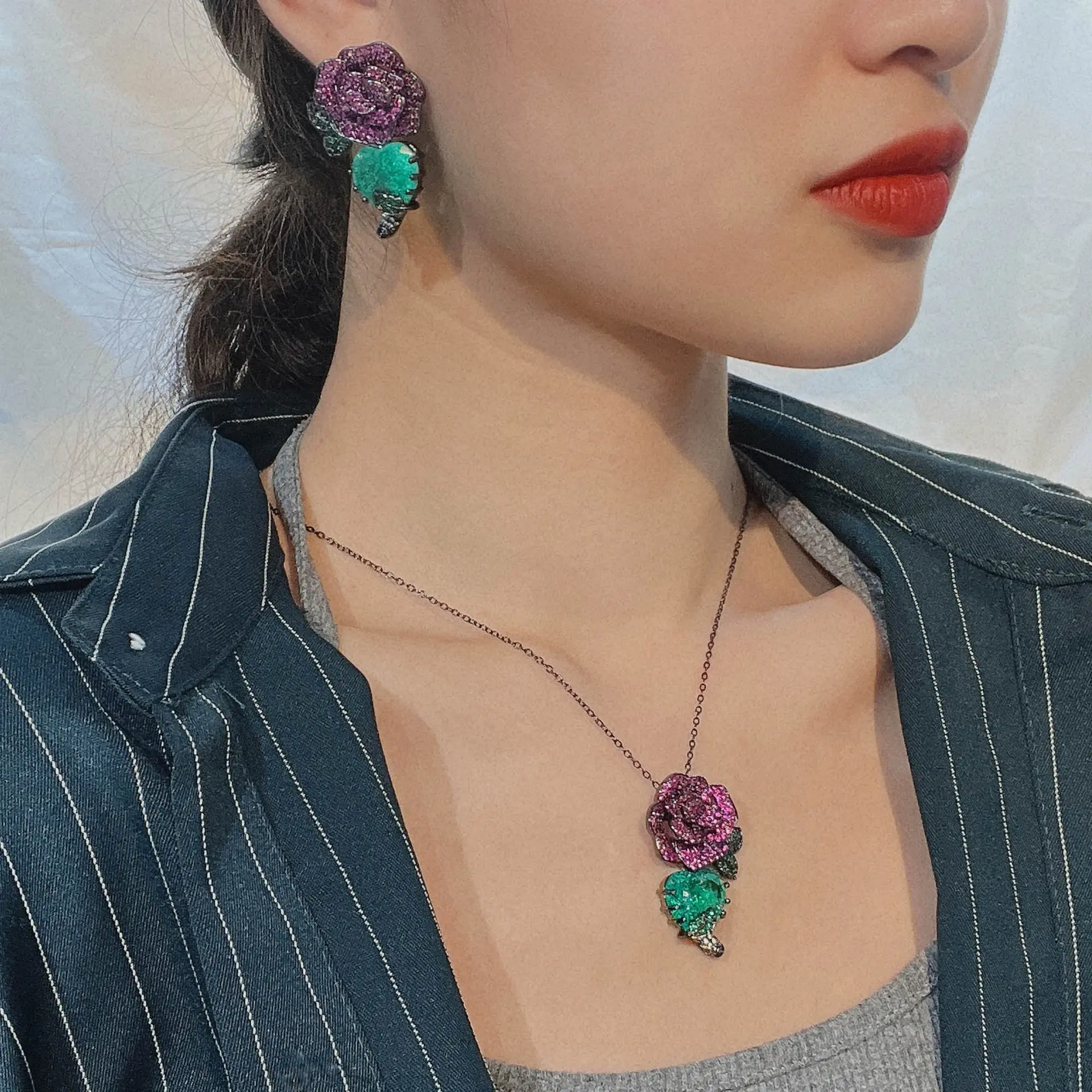 Black Gold Schubert Rose Necklace 3D Heart Camellia Earrings Peach Heart Zircon Earring Heavy Luxury Set
