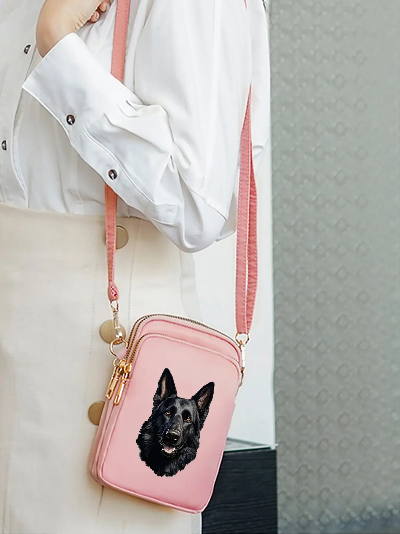 German Shepherd Pattern Multifunctional Crossbody Bag, Casual Shoulder Bag, Crossbody Bag with Headphone Hole, Lightweight and Mini-sized, Suitable for Daily Shopping and Commuting, Adjustable Shoulder Strap, Trendy Fashion Item, Ideal Gift.