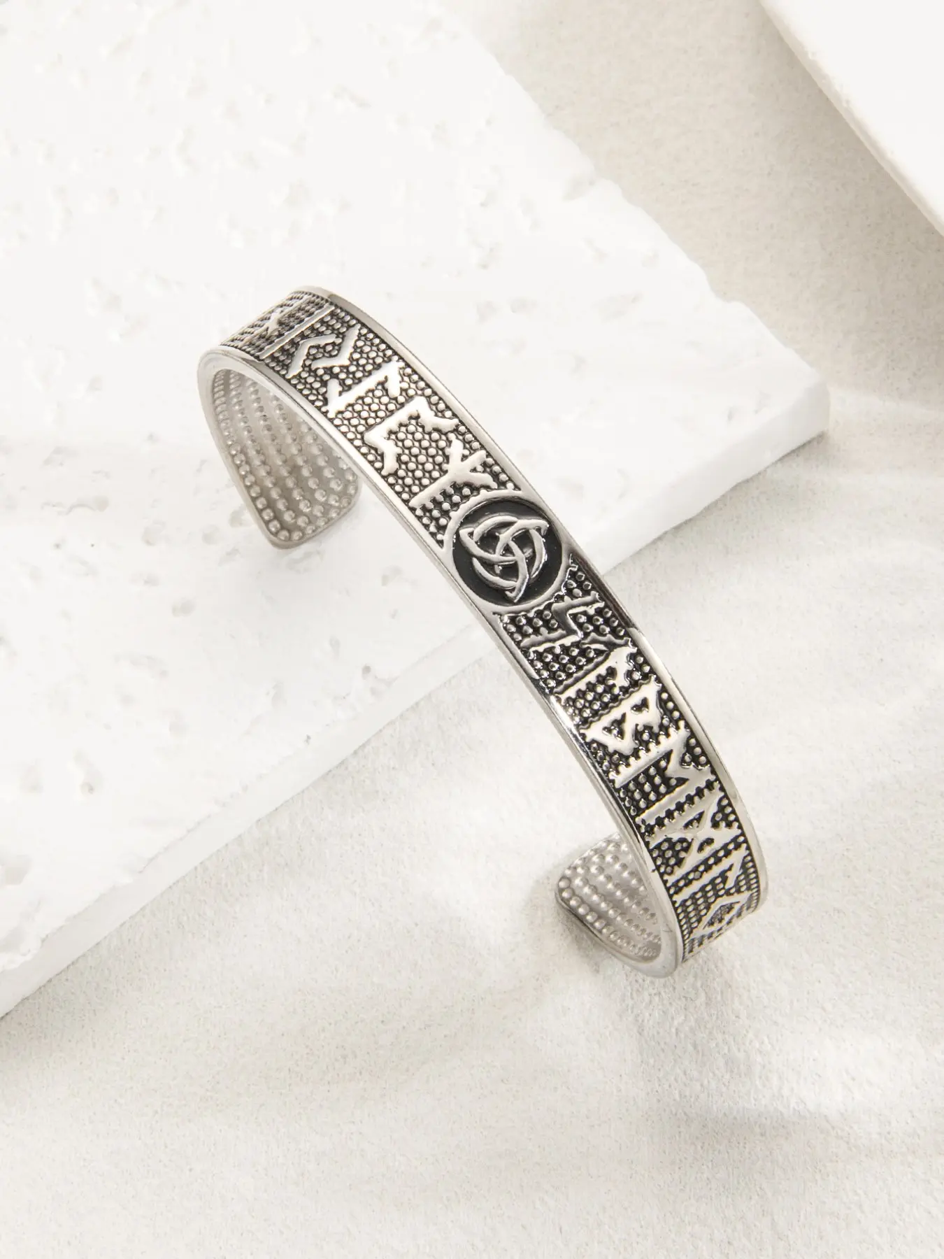 New Fashion Unisex Viking Rune Totem Open Bracelet, 18k Stainless Steel, Waterproof, Nordic Amulet, Stackable, Gift for Men and Women