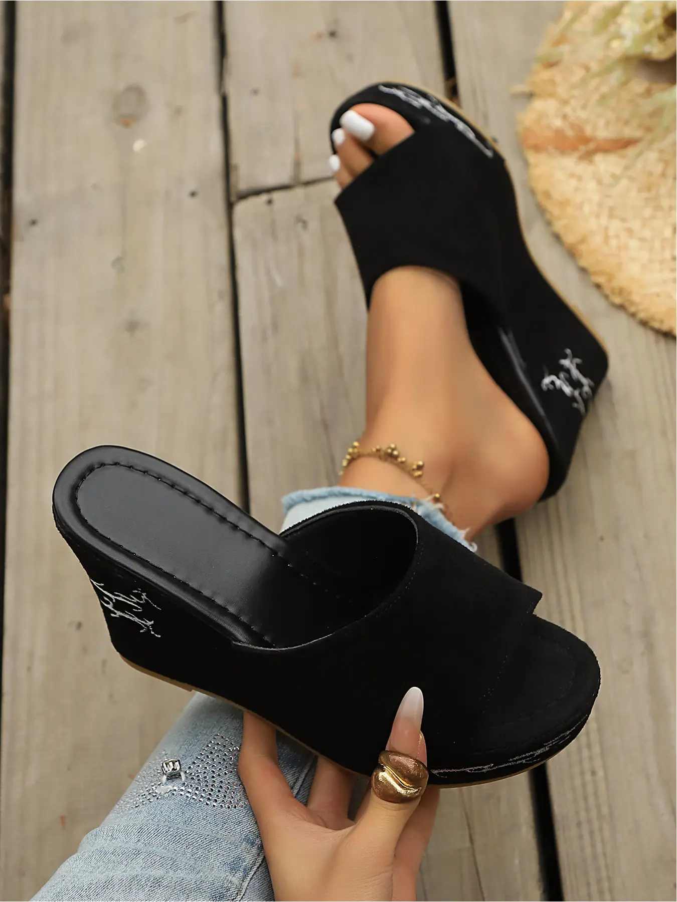 Women's vintage black printed wedge mules with round open toe, sturdy thick sole, waterproof platform, wedge sandals for summer vacations, versatile, elegant, comfortable, casual thick-soled slippers, Sandal Wedges