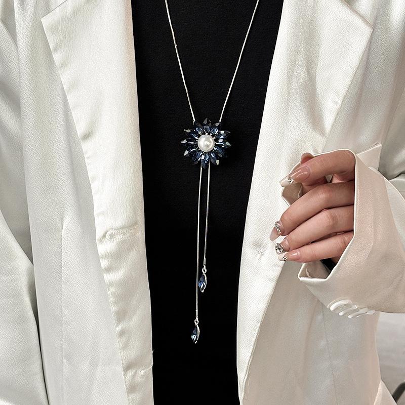 High-End, Non-Fading, Sweater Chain, Versatile Fashion Necklace For Women, Niche Design With A Sense Of Sophistication Pendant