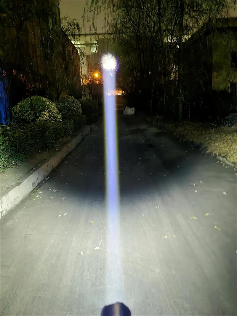 Super Bright Led Tactical Flashlight with 15,000 MAh Battery-Long Distance Lighting, USB Charging, Mobile Power Function and Digital Display, Suitable for Emergency, Camping and Outdoor Adventure