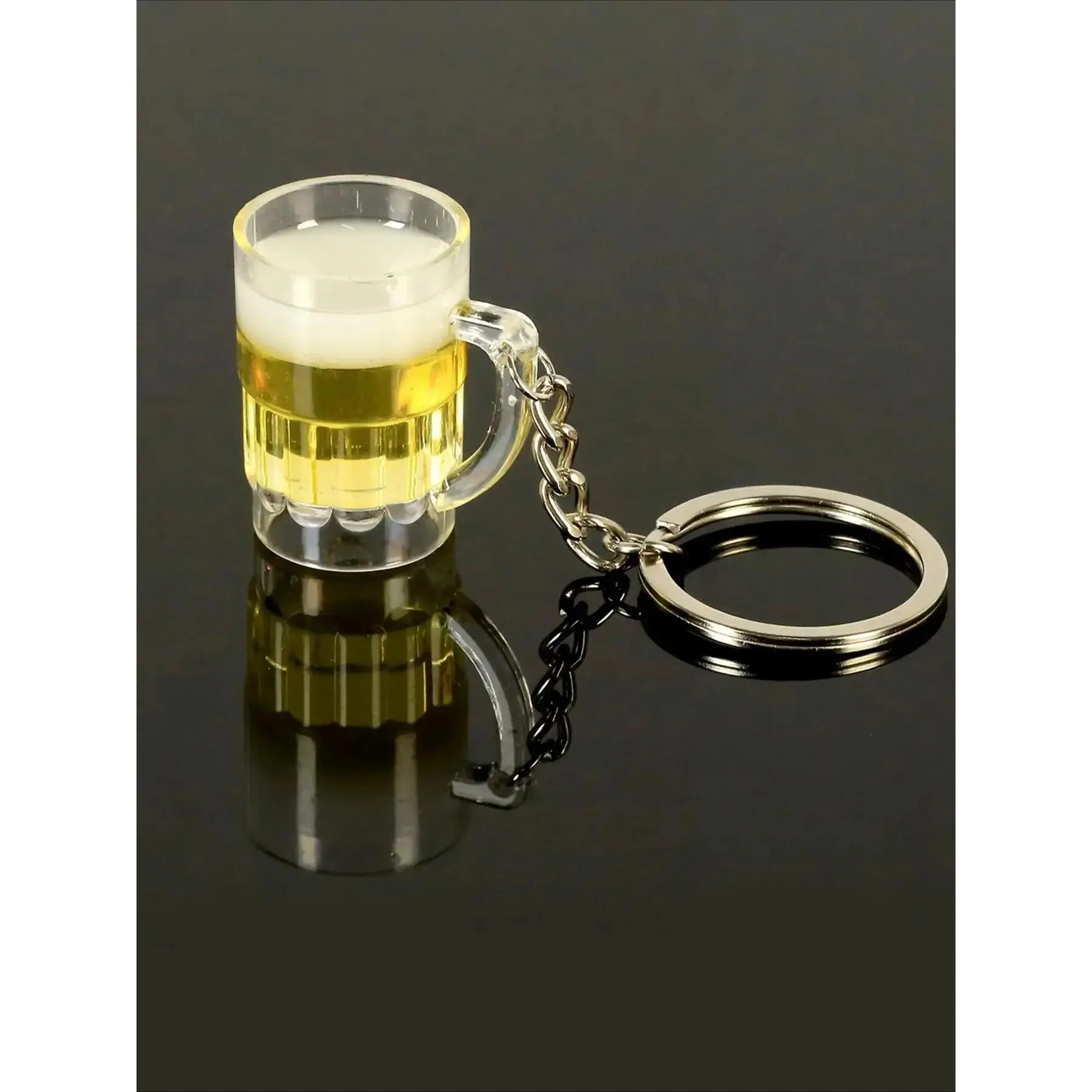 Beer Stein Keychain, Mini Beer Mug Key Ring for Men & Women, Novelty Beer Lover Gift, Realistic Bar-Themed Keychain, Durable Lightweight EDC Accessory, Birthday Father's Day Christmas Gift for Dad Husband Boyfriend