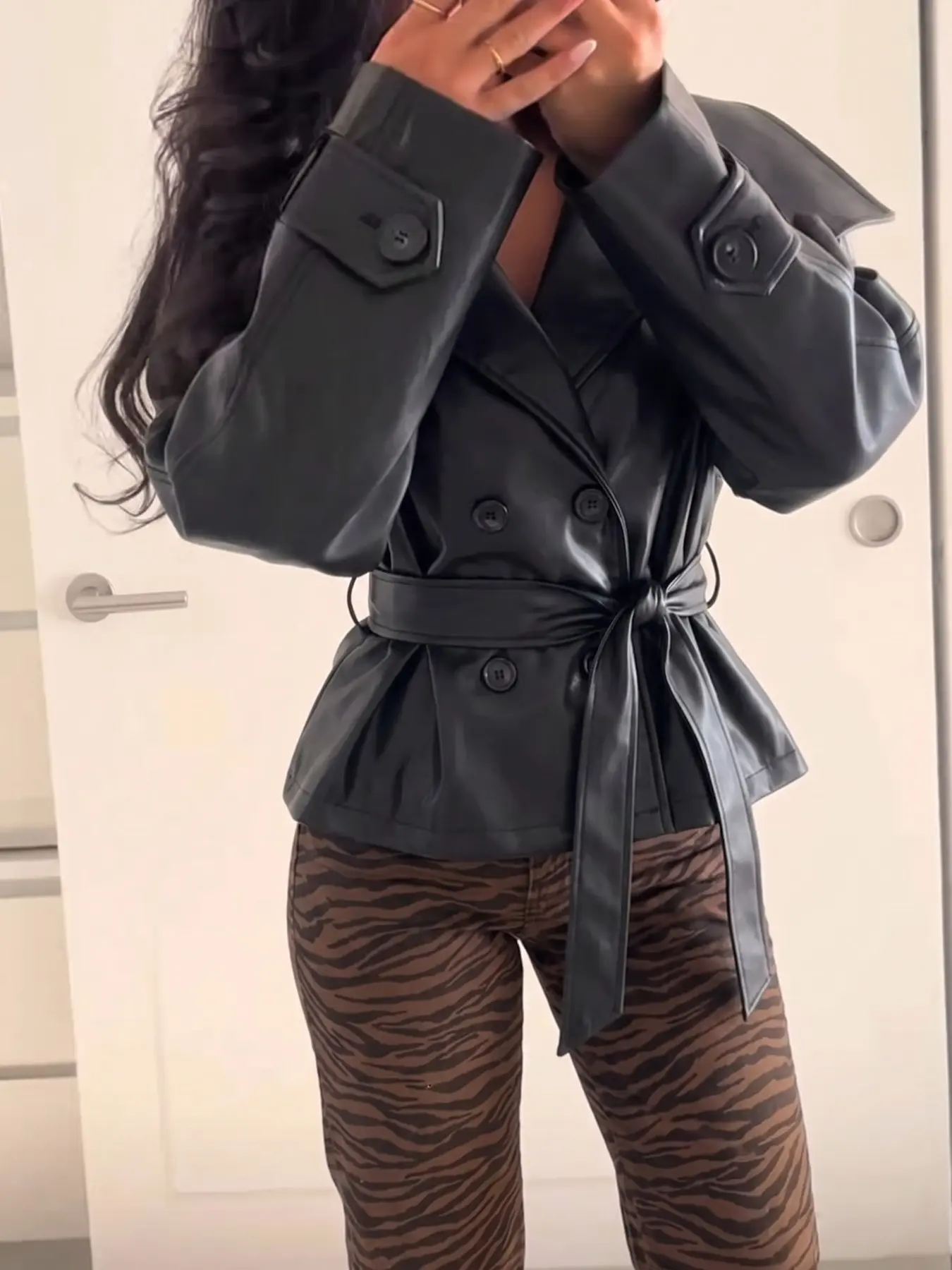 Women's Elegant Solid Color Long Sleeve Belted Collared Jacket, Slim-Fit Button Front Artificial Leather Outerwear for Fall & Winter