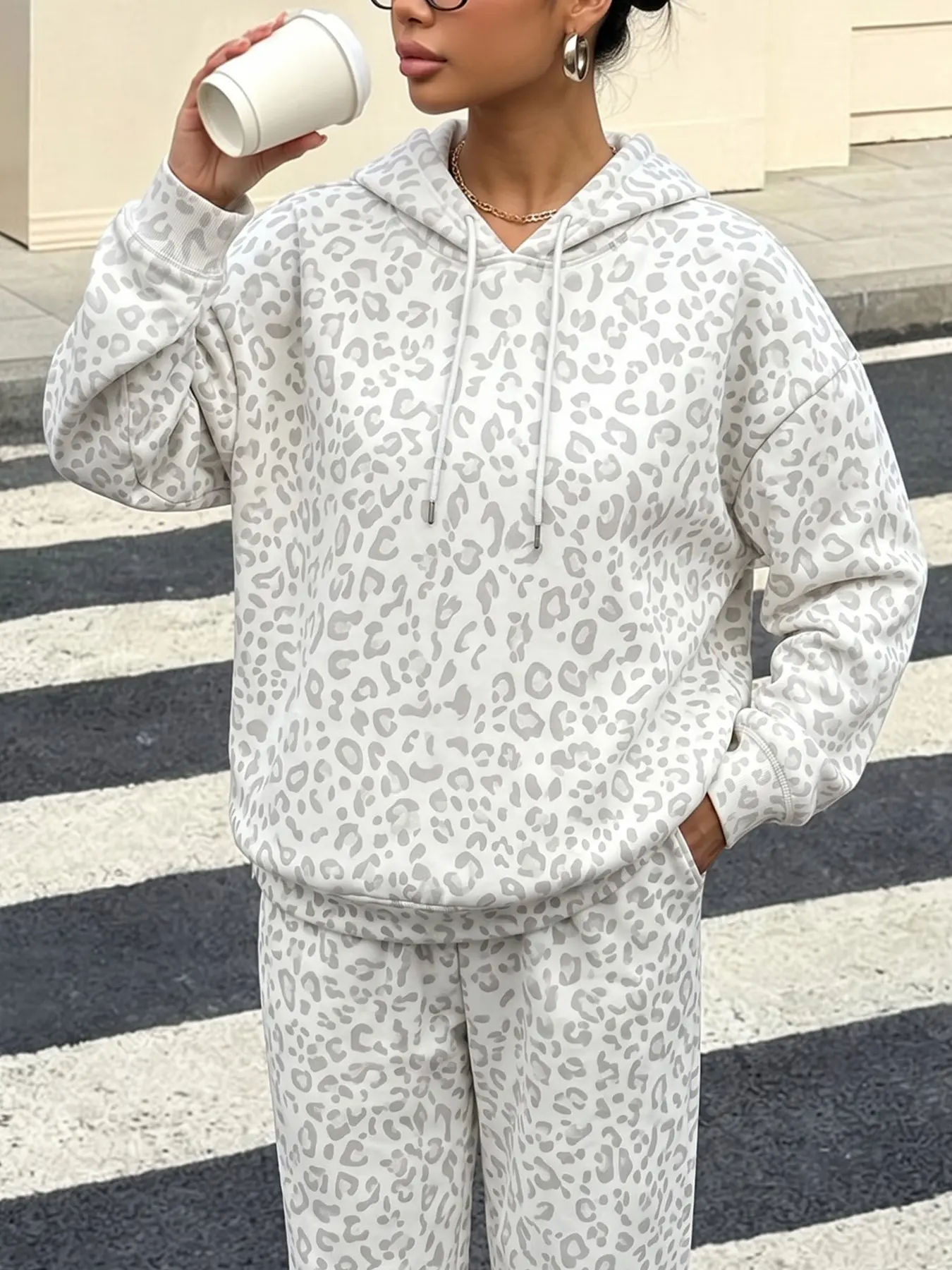 Women Muted Light Grey Leopard Print 2‑Piece Tracksuit Oversized Drawstring Hoodie & Sweatpants Set Clean Girl Casual Loungewear Outfit With Pockets Street Daily Wear #LeopardSet #CleanGirlOutfit #2PieceOutfit