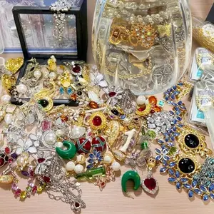 Amber Tides shop Random 1/10/30/50 pieces of womens jewelry, womens vintage jewelry, jewelry gifts, including earrings, necklaces, bracelets, anklets, rings, bracelets, etc., womens jewelry, womens accessories, jewelry