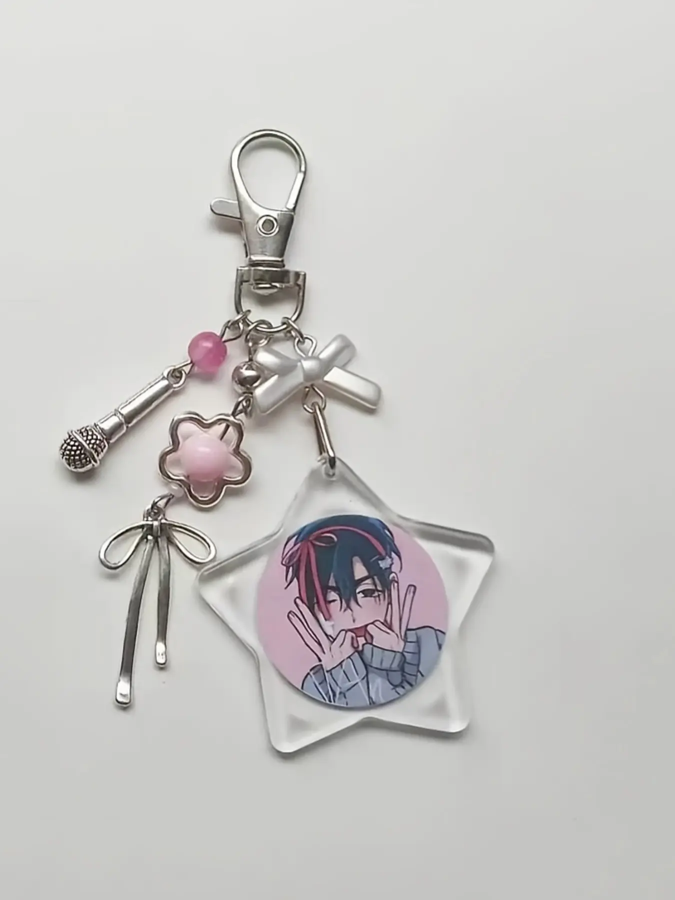2D Charming Handmade Beaded Acrylic Alien Stage Keychain, Unique Gift Idea, Perfect Accessory for Fans, Durable & Stylish Design