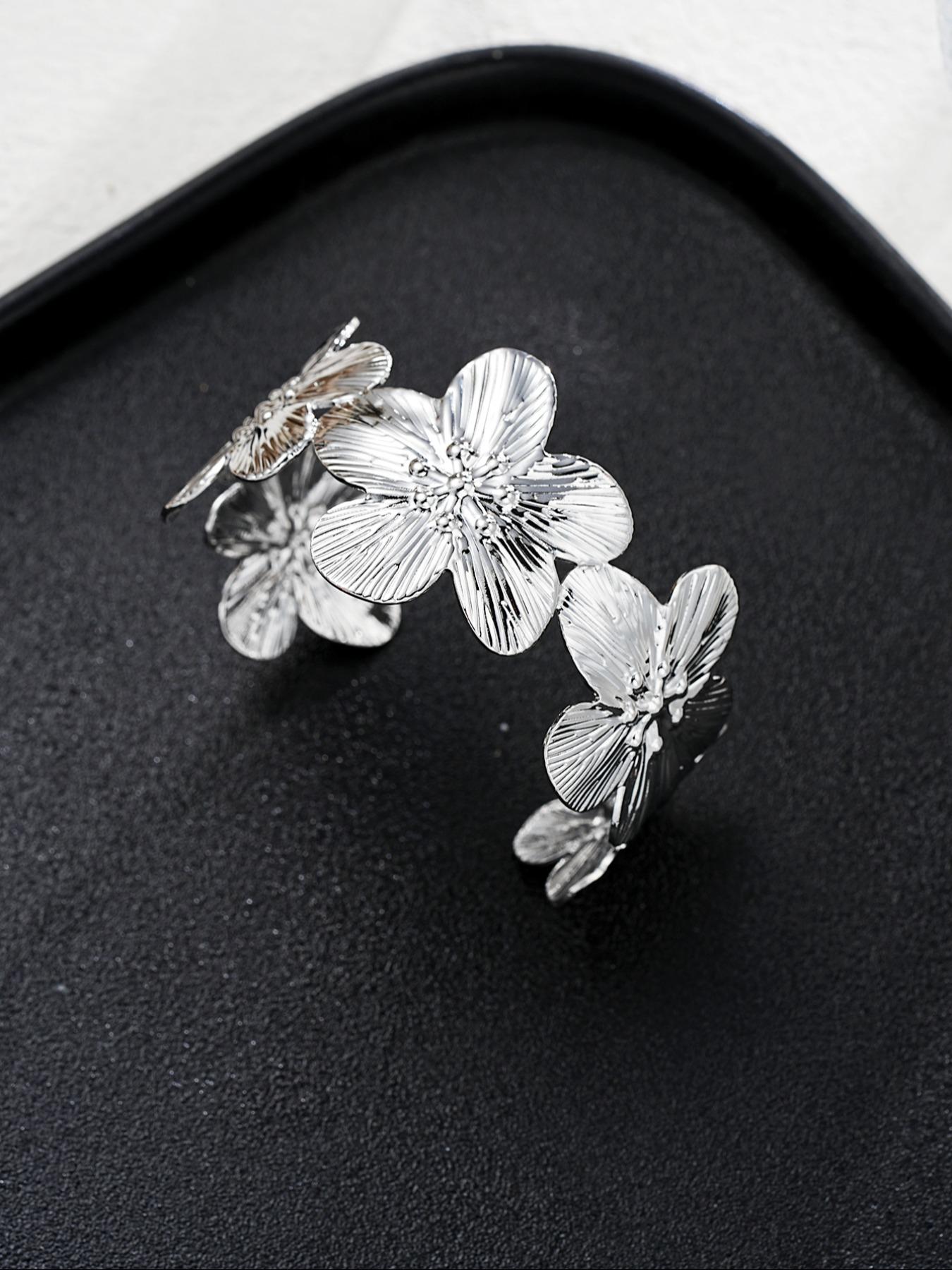 8 Pieces Hollow Floral and Bangle, Trendy Stack Bangle, Flower Design Bracelet, Bangle Bracelet Set, Elegant Women's Jewelry for All Seasons, Perfect Valentine's Day Gift