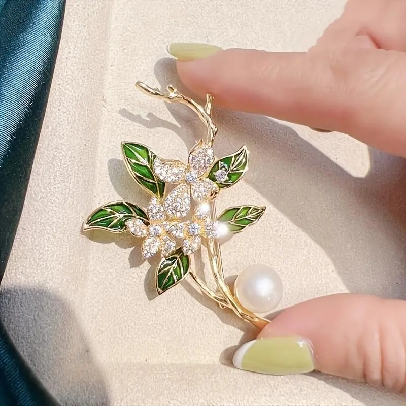 Stylish New High-End Gardenia Flower Brooch for Autumn, Perfect As an Accessory for Suit Jackets And Scarves, Ideal Gifts for Friends, Family, And Girls During The Holidays