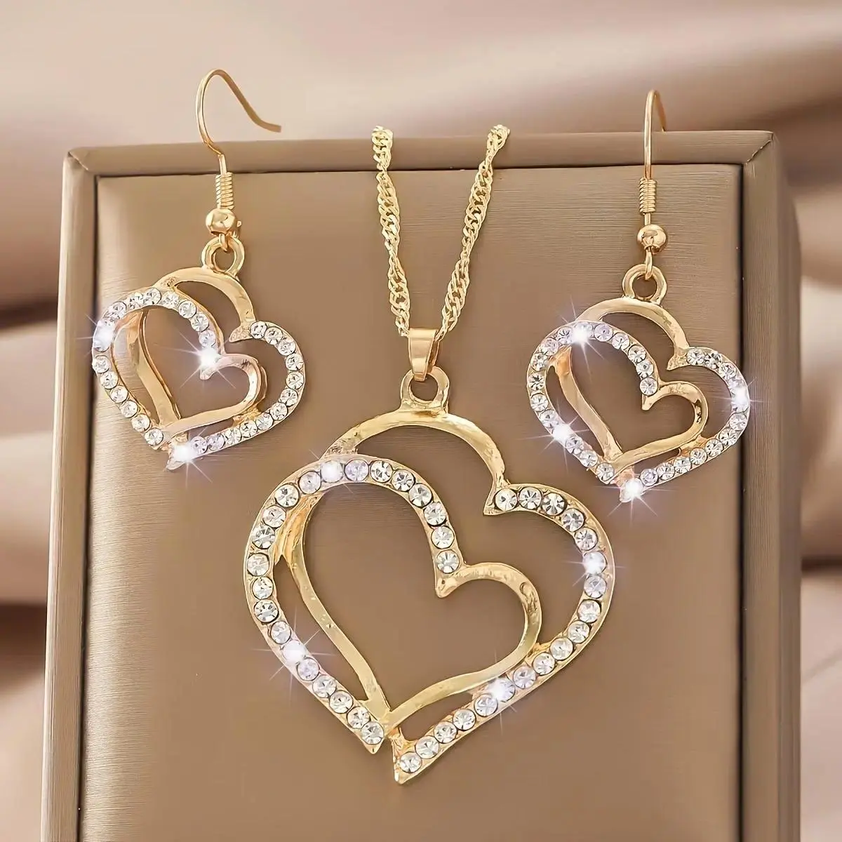 3-Piece Interlocking Heart Shape Matching Pendants Necklace Set, Valentine’s Adjustable Fit Lightweight Alloy Jewelry Gift for Couples, Bag Charm Accessory for Anniversary & Daily Wear