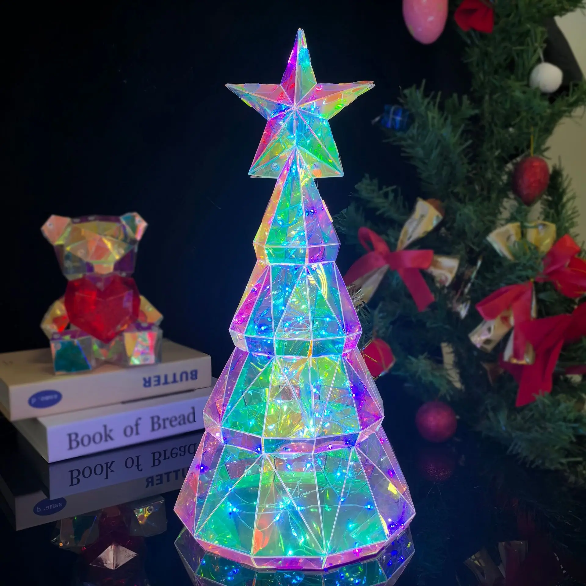 Magic 3D Prism Christmas Tree Desk Lamp, USB/battery Dual Power, Seven-Color Refraction Light Effect, Festive Desktop Decoration for Bedroom, Living Room, Party