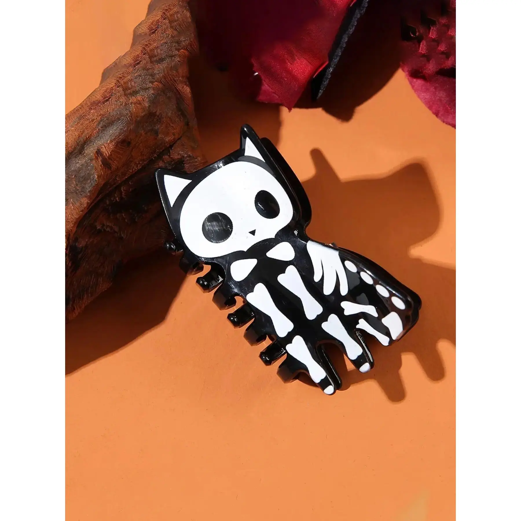 1PC Halloween Hair Claw Clip, Glow Skull Cat Acrylic Shark Clip, Luminous Gothic Y2K Punk Hair Accessory for Women Girls, Durable Strong Hold Barrettes for Costume Party, Cosplay, Festival Outfit and Daily Styling summerwins