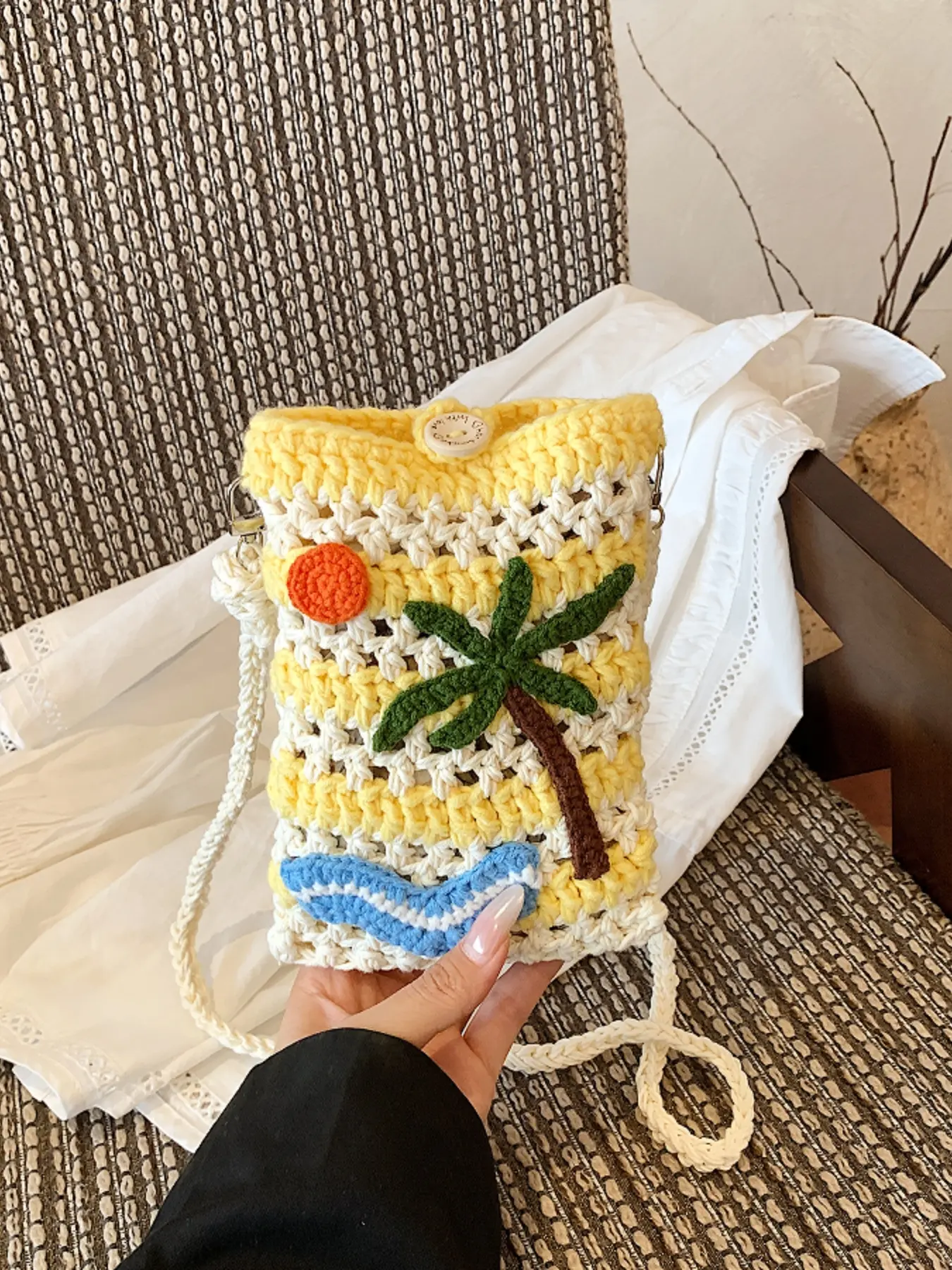 Fashion hand-crocheted mini crossbody bag, 3D coconut tree sun wave design, lightweight travel vacation style cute sweet shoulder bag